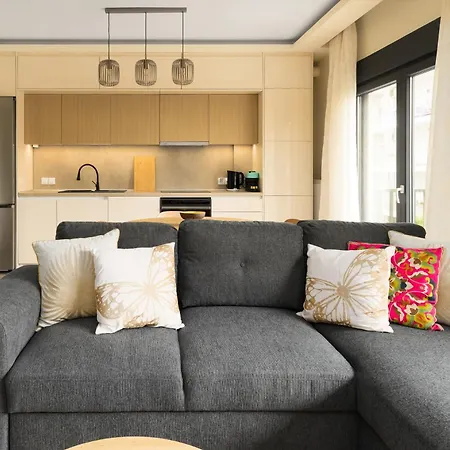 Oak Tree By Halu! Spacious With Scandinavian Design * Салоники