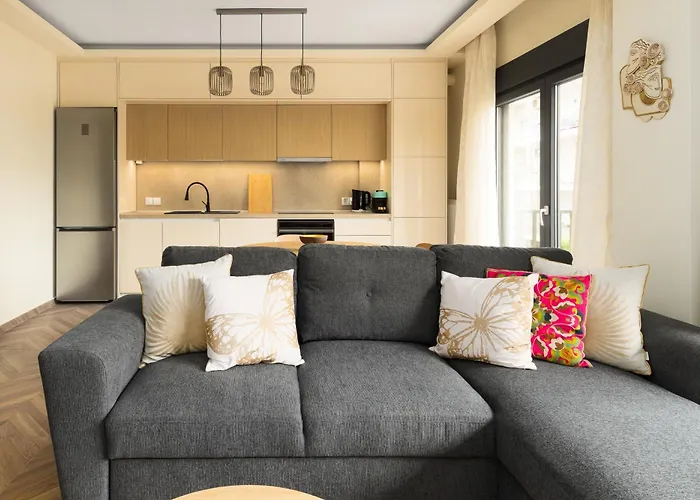 Oak Tree By Halu! Spacious With Scandinavian Design * 塞萨洛尼基