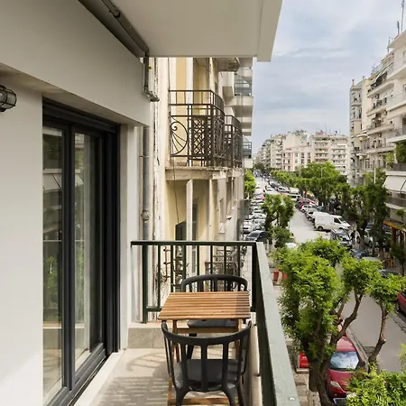 Oak Tree By Halu! Spacious With Scandinavian Design סלוניקי