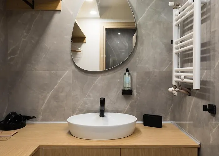 Oak Tree By Halu! Spacious With Scandinavian Design דירה סלוניקי